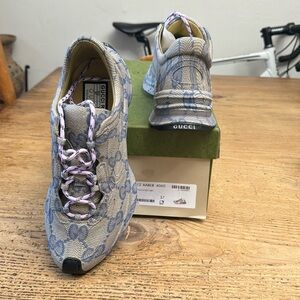 Gucci women sneakers size 7 with box and dust bags Brand new